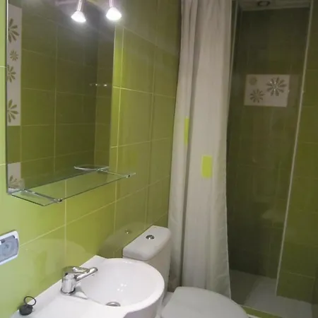 Cass Δωμάτια σε οικογενειακή κατοικία *